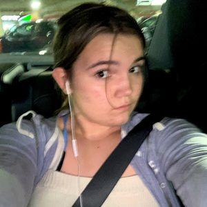 Meet your Posher, Abbey